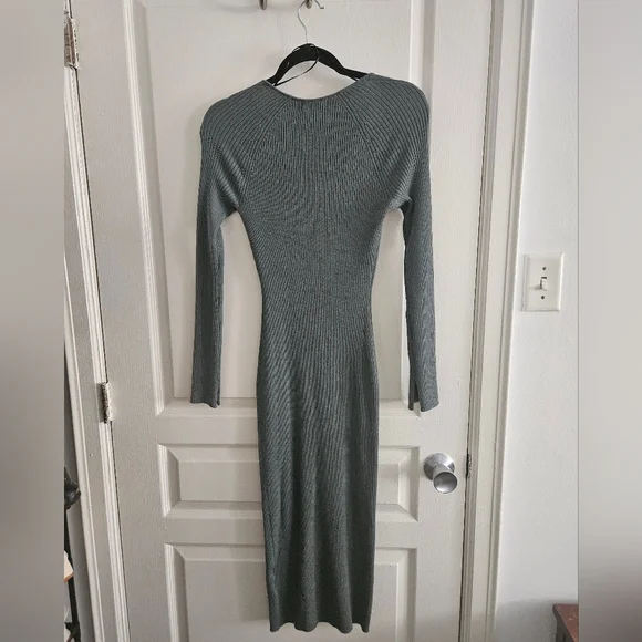 H&M Long Sleeve Sweater Dress Size M - Picture 2 of 6